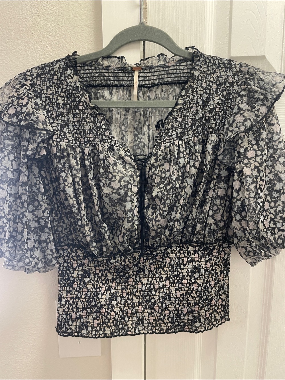Free People- Floral Smocked Waist Puff Sleeve Top - Size Large